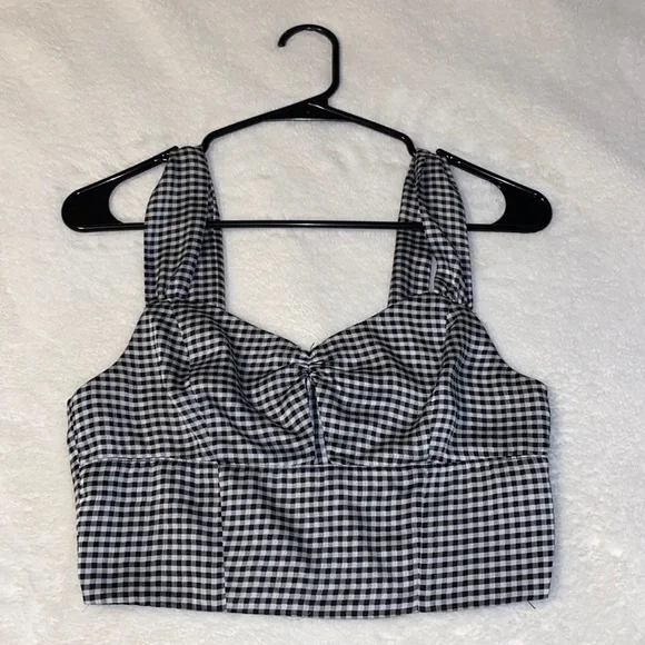 crop top - Picture 2 of 6